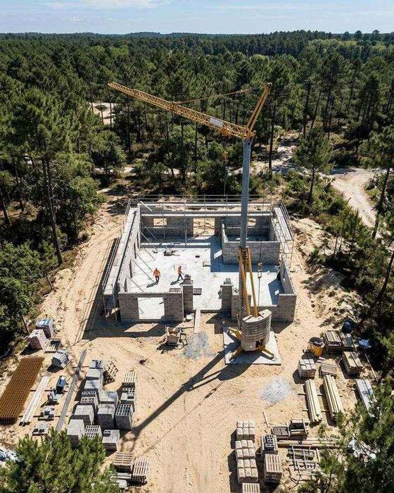 Vue aérienne d’un chantier de maison en construction en Gironde